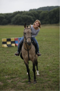 Конные прогулки в поле